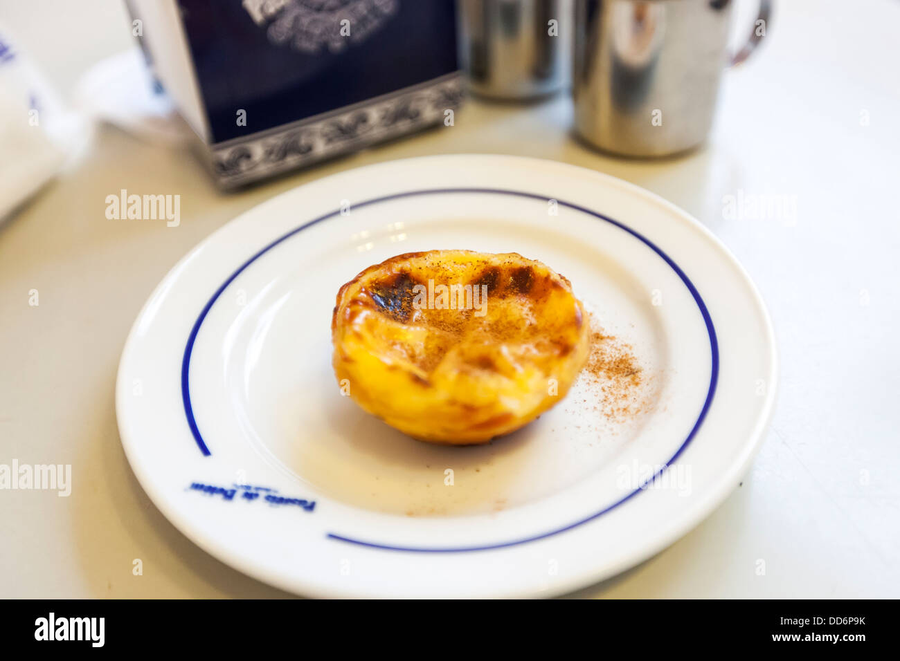 Pastel de Nata è un uovo portoghese tart pasticceria, Lisbona, Portual, Europa Foto Stock
