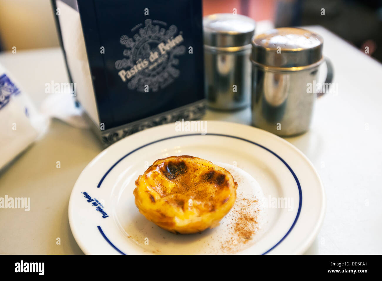 Pastel de Nata è un uovo portoghese tart pasticceria, Lisbona, Portual, Europa Foto Stock