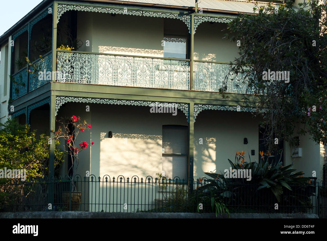 Un tradizionale vittoriano terrazza sydney house con veranda e ferro ... Veranda sul balcone