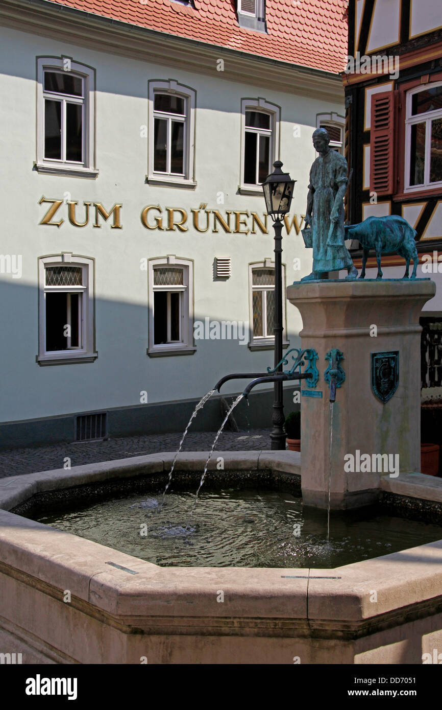 Fontana, capraio con capra, Città Vecchia, Kronberg im Taunus, Hesse, Germania Foto Stock