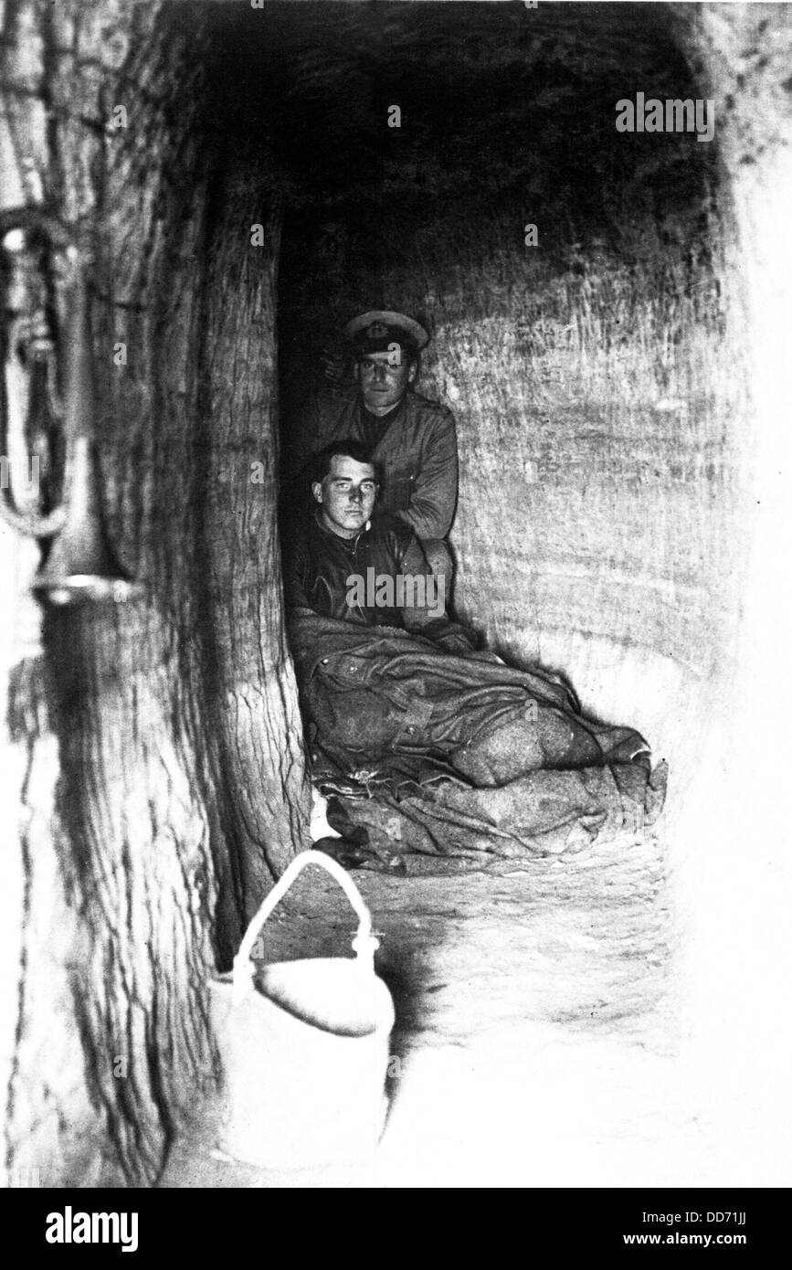 La prima guerra mondiale le truppe britanniche a prova di bomba rifugio sulla spiaggia occidentale durante la campagna dei Dardanelli. Ca. 1915. Foto Stock