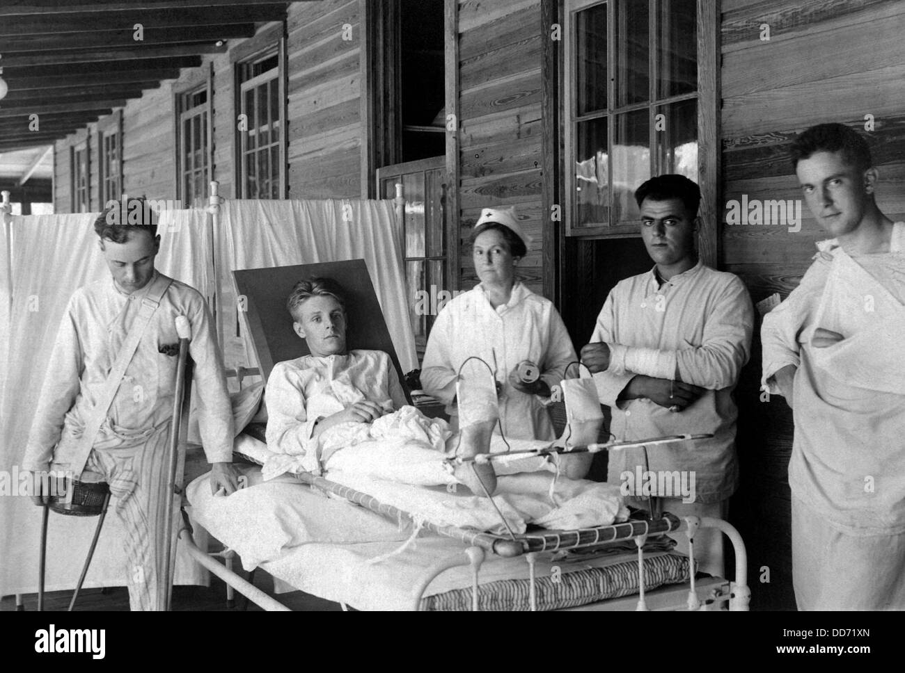 Feriti American guerra mondiale I veterani. Essi sono pazienti chirurgici presso l'ospedale Base di Camp Joseph E. Johnston, Florida. Ca. Foto Stock