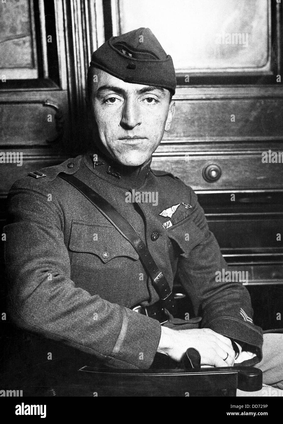 Il capitano Edward Rickenbacker, Esercito Americano Air Force "ace", è stato ufficialmente accreditato con 22 aerei nemici abbattuti nella guerra mondiale I. Foto Stock