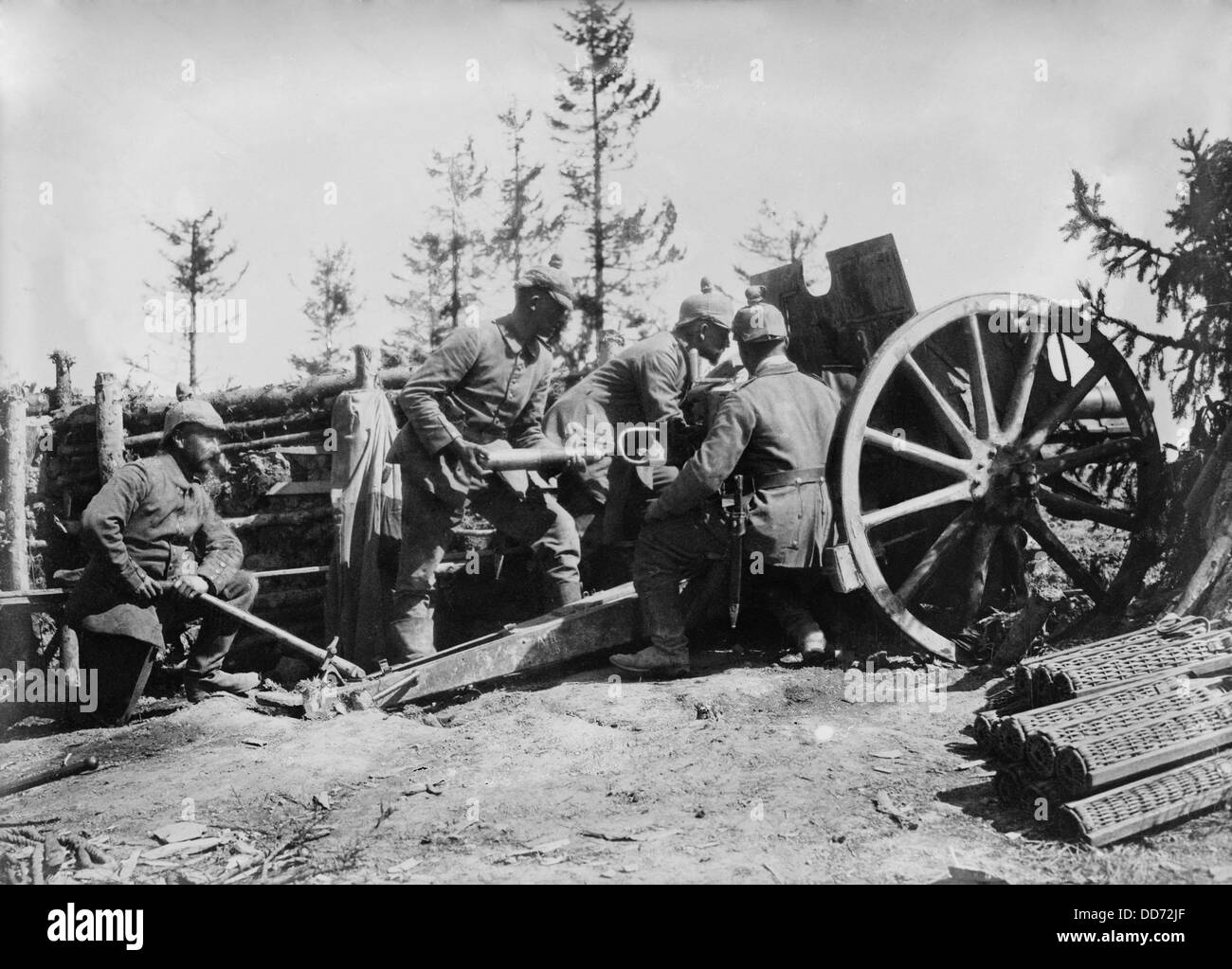 Guerra mondiale 1. Batteria tedesca in Galizia sul fronte orientale. 1915. Foto Stock