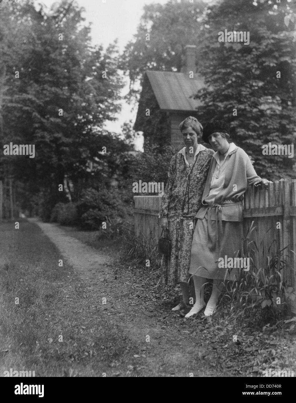 Eleanor Roosevelt e Marian Dickerman in Marion, Massachusetts. 1925. Eleonora ha incontrato Dickerson attraverso il suo compagno di vita, Nancy Foto Stock