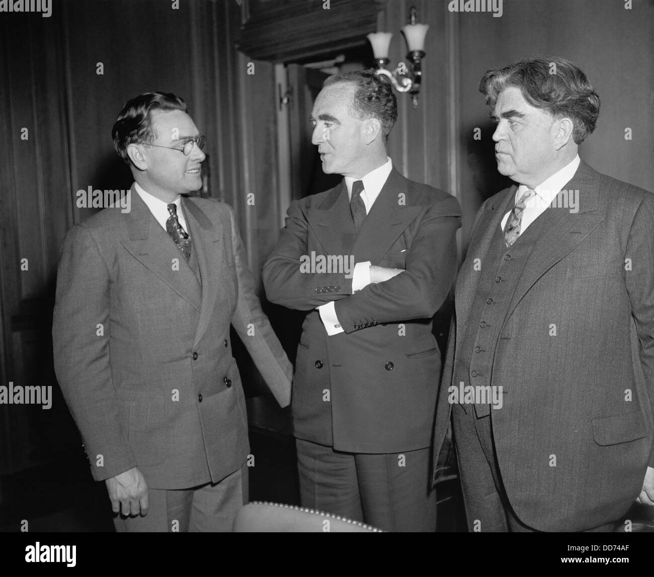 I leaders sindacali e Gov. Murphy dopo l incontro con il Sec. Motore Perkins a circa GM sit-in sciopero. Gen 21, 1937. Per la prima volta, noi Foto Stock