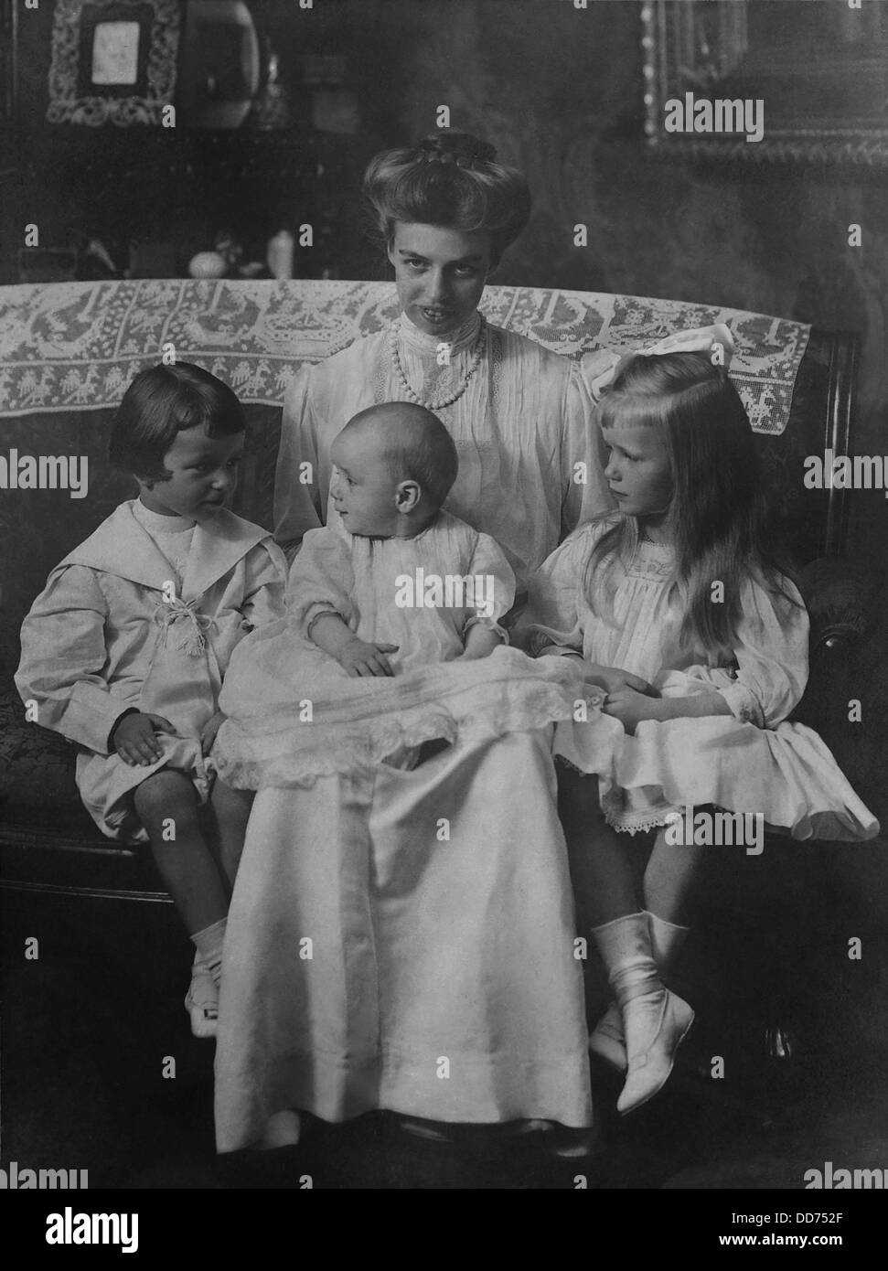 Eleanor Roosevelt con bambini, James Elliott ed Anna a Hyde Park. Giugno 27, 1911. (BSLOC 2013 6 27) Foto Stock