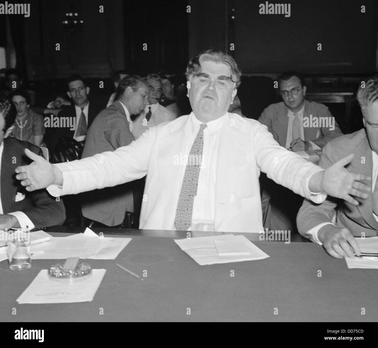 John L. Lewis gesti come egli parla. Ca. 1938-39. (BSLOC 2013 6 97) Foto Stock