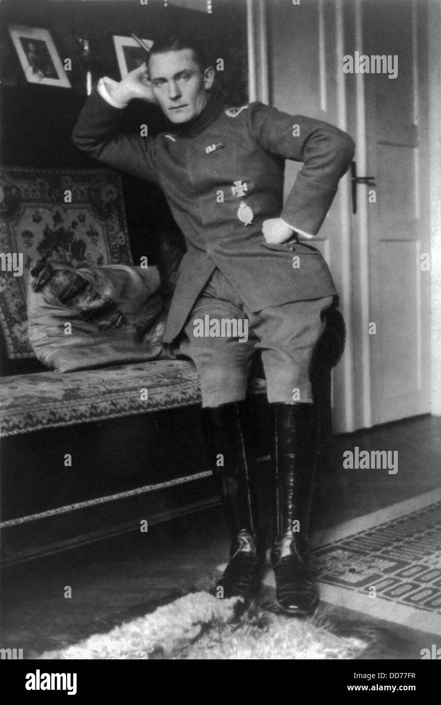 Hermann Goering, convalescenza da una ferita dell'anca ricevuti in WW1 combattimento aereo. Egli ha recuperato e si è conclusa la guerra come un onorato ace Foto Stock