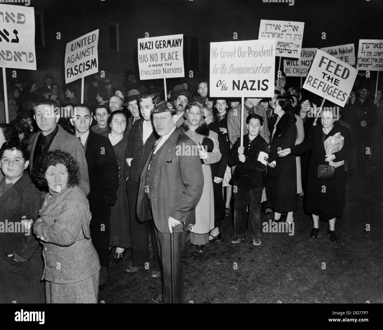 Anti-Nazi Germania parade di Los Angeles, 1938. Dimostranti recanti segni, alcuni in ebraico, esortare gli Stati Uniti il boicottaggio delle merci tedesche. Foto Stock