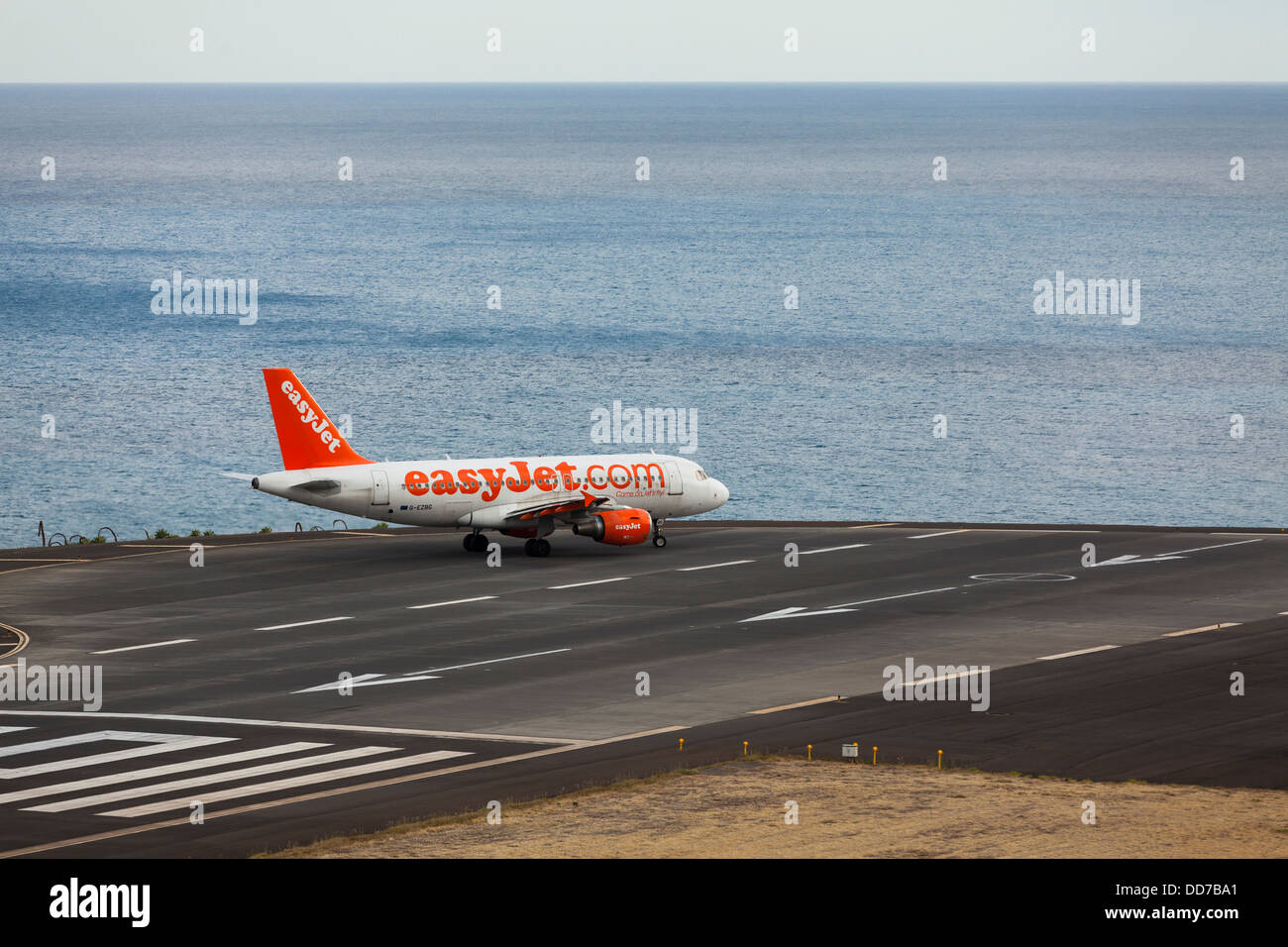 Il Portogallo, Madera, vista di Airbus in aereo all'aeroporto Foto Stock