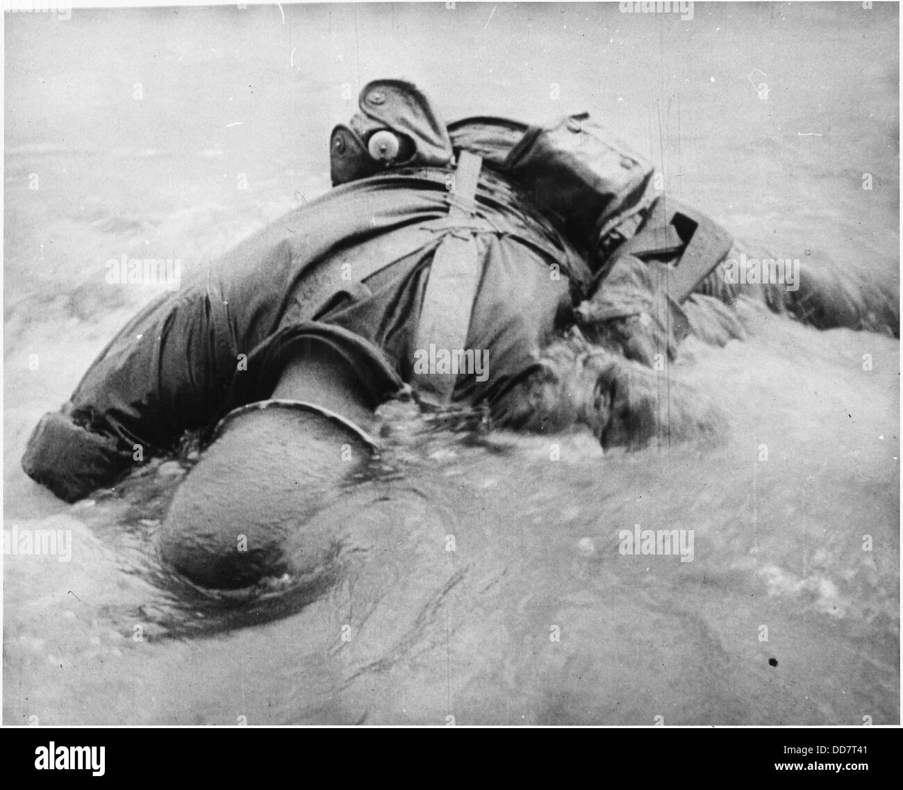 Una scena del film della Warner Brothers *Fury in the Pacific* mostra una rappresentazione del teatro del Pacifico durante la seconda guerra mondiale. Il film mette in evidenza le battaglie navali e il dramma in tempo di guerra nella regione del Pacifico. Foto Stock