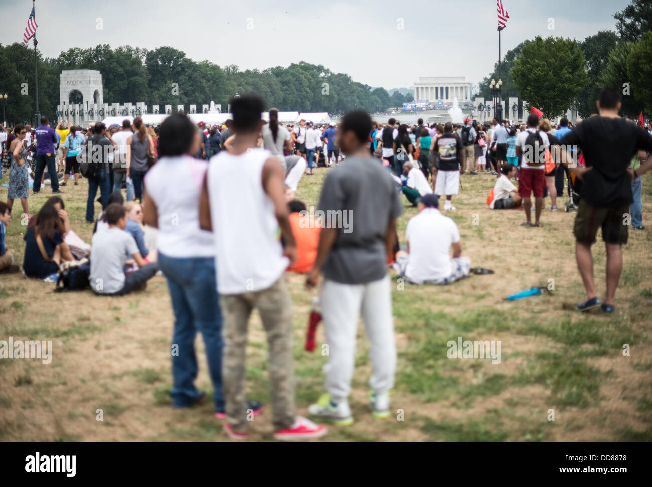 Marzo 50th Anniversary Commemoration Washington DC // grandi folle si sono riunite sul National Mall di Washington DC in occasione della commemorazione del 50th anniversario della marcia 1963 su Washington notoriamente ricordata per il discorso 'i have a Dream' del leader della destra civile Martin Luther King Jr. Foto Stock