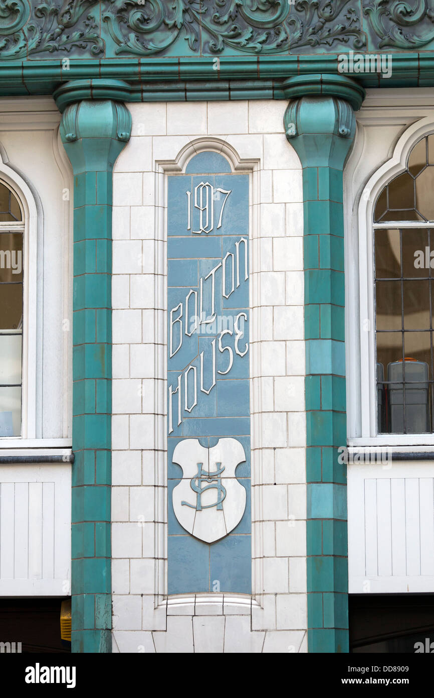 Bolton House 14-16 Cullum Street, Londra, Regno Unito. Costruito nel 1907 dall'architetto A.I Selby Archt con il Liberty & influenze moresche. Foto Stock