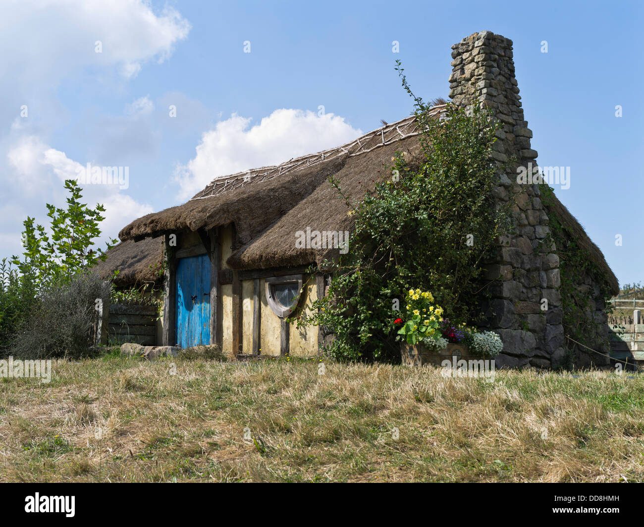 Dh HOBBITON NUOVA ZELANDA Hobbit cottages del set di un film sito film Il Signore degli Anelli film Foto Stock