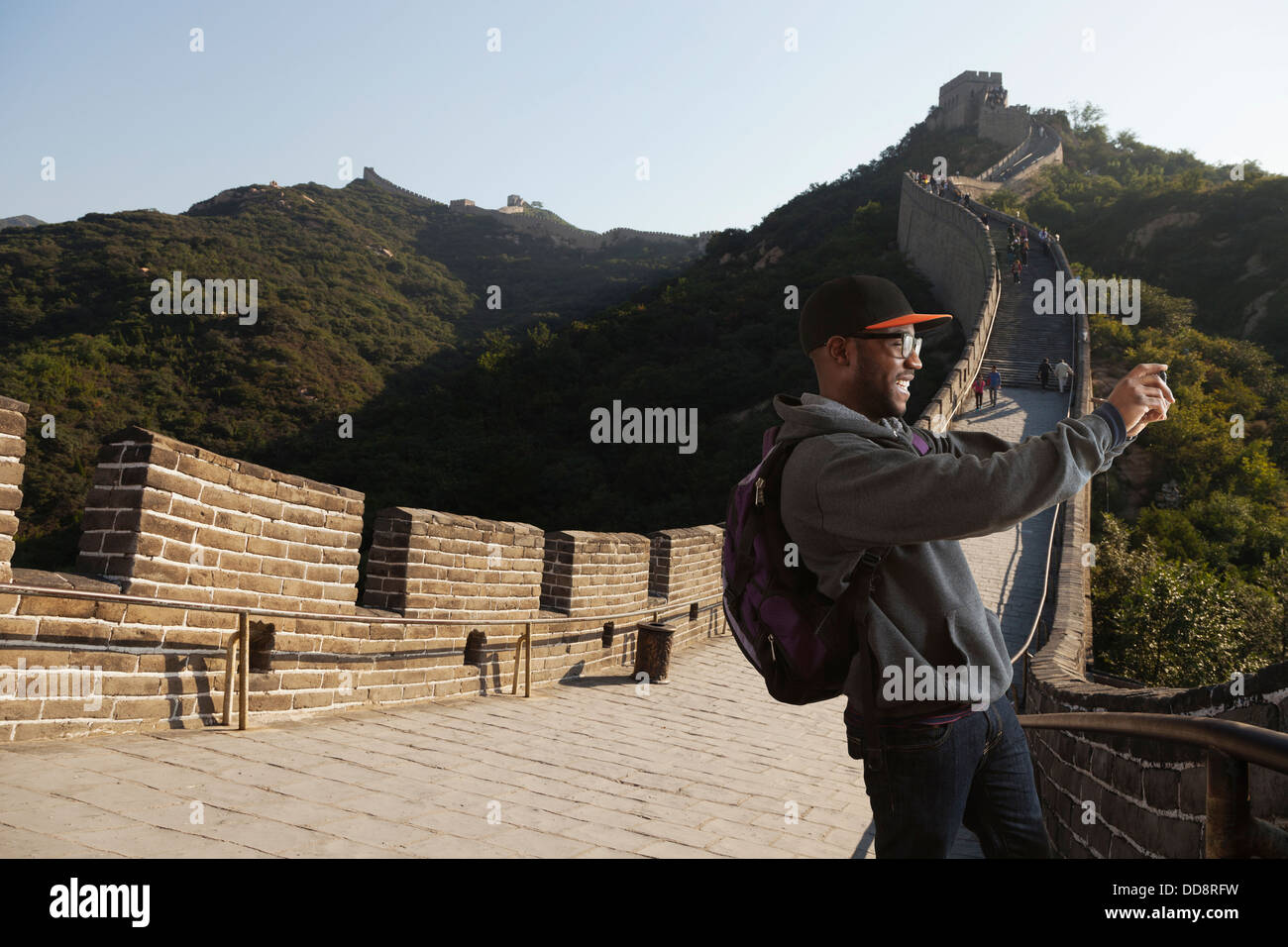 Uomo nero sta immagine sulla Grande Muraglia della Cina, Beijing, Pechino, Cina Foto Stock