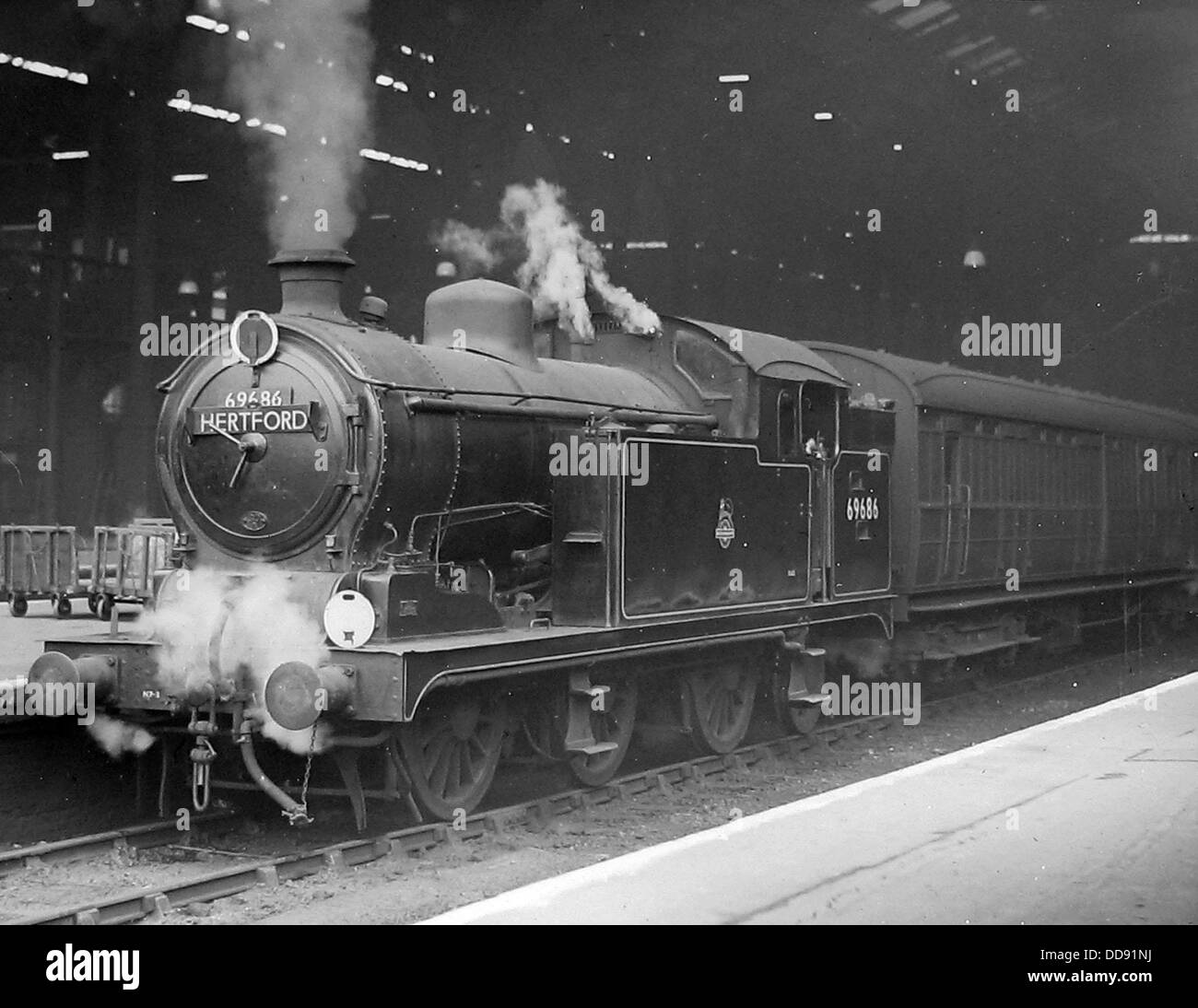 Treno a vapore a Hertford eventualmente 1930s Foto Stock