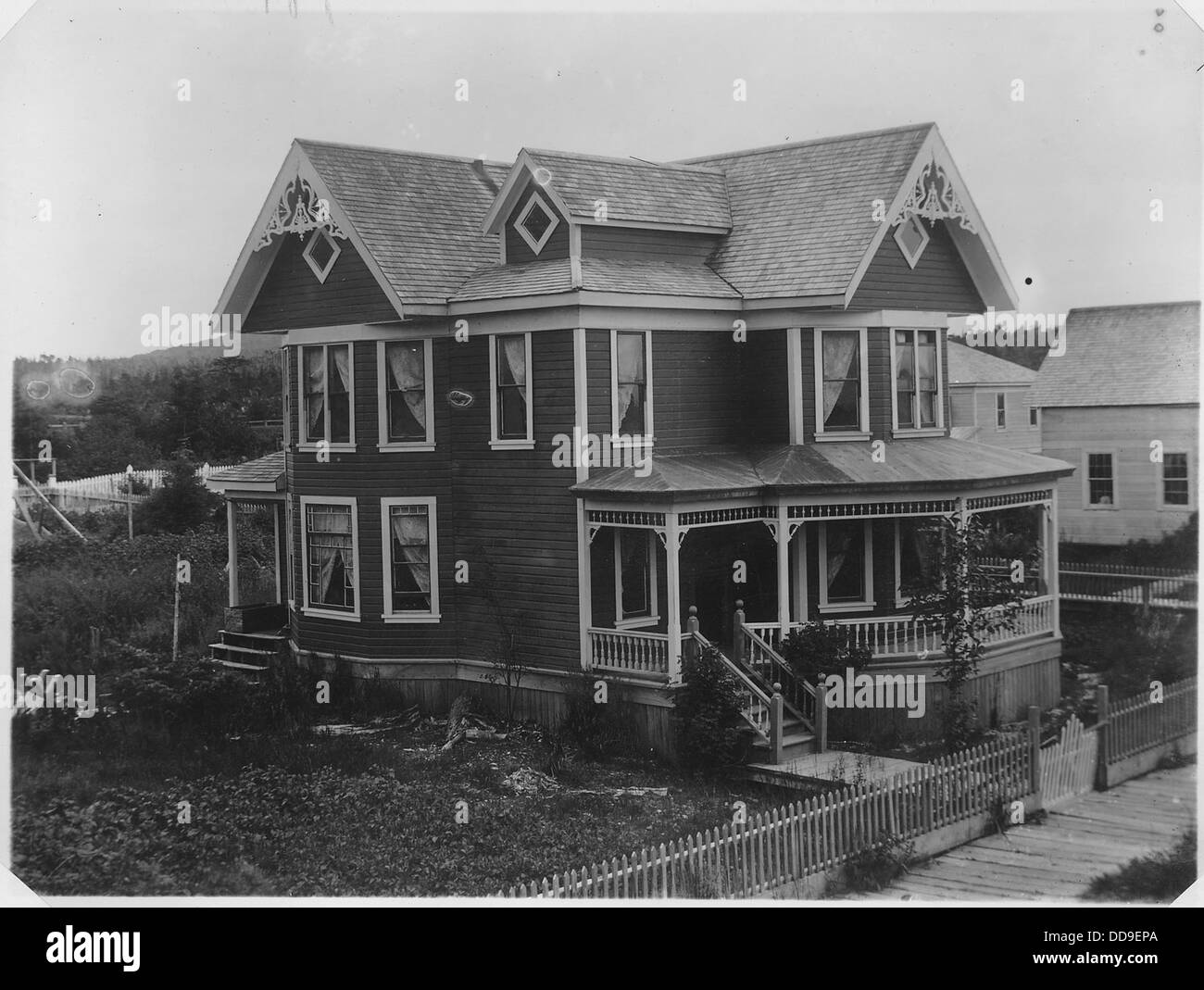 La casa di Thomas Hanbury, un sito significativo a Metlakahtla, rappresenta il suo ruolo di leadership nella comunità come figura di spicco nella società indigena Metlakahtlan. Foto Stock