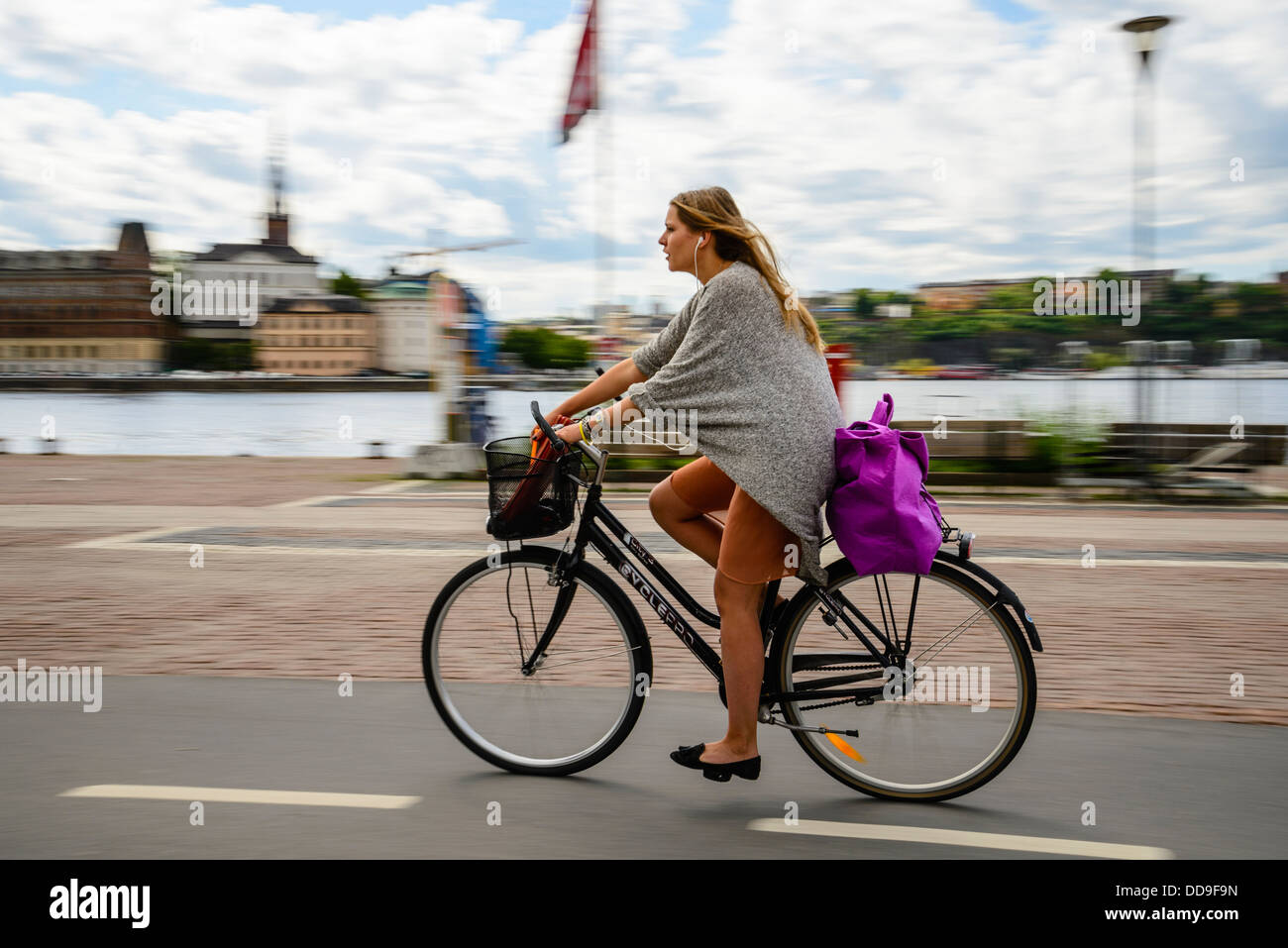 Ciclista in Stoccolma Svezia Foto Stock