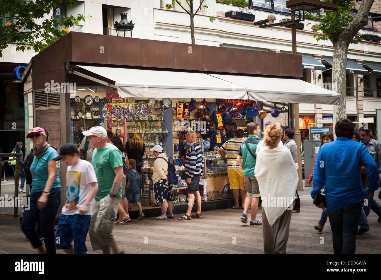 Mercato di strada in stallo La Rambla Barcelona Foto Stock