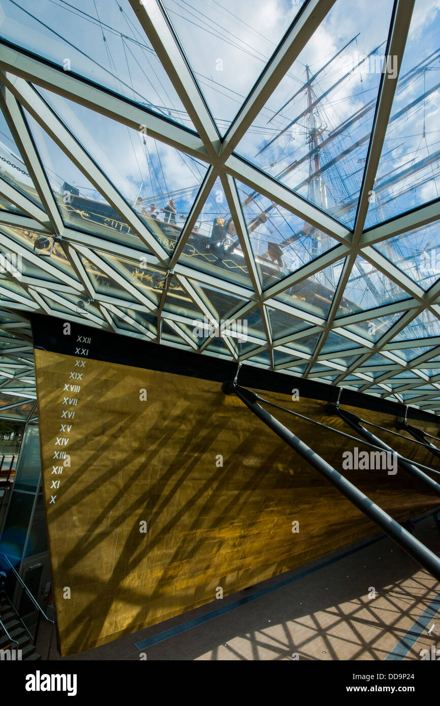 Il Cutty Sark, tea clipper, nel suo rinnovato di recente sito. Greenwich, Londra, Regno Unito. Foto Stock