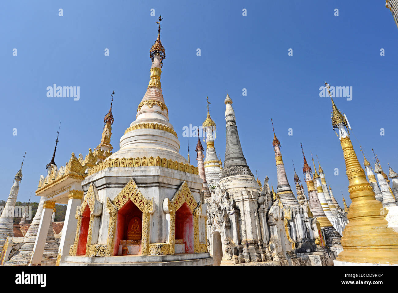 Shwe Inn Thein Pagoda Inthein Lago Inle Myanmar Foto Stock
