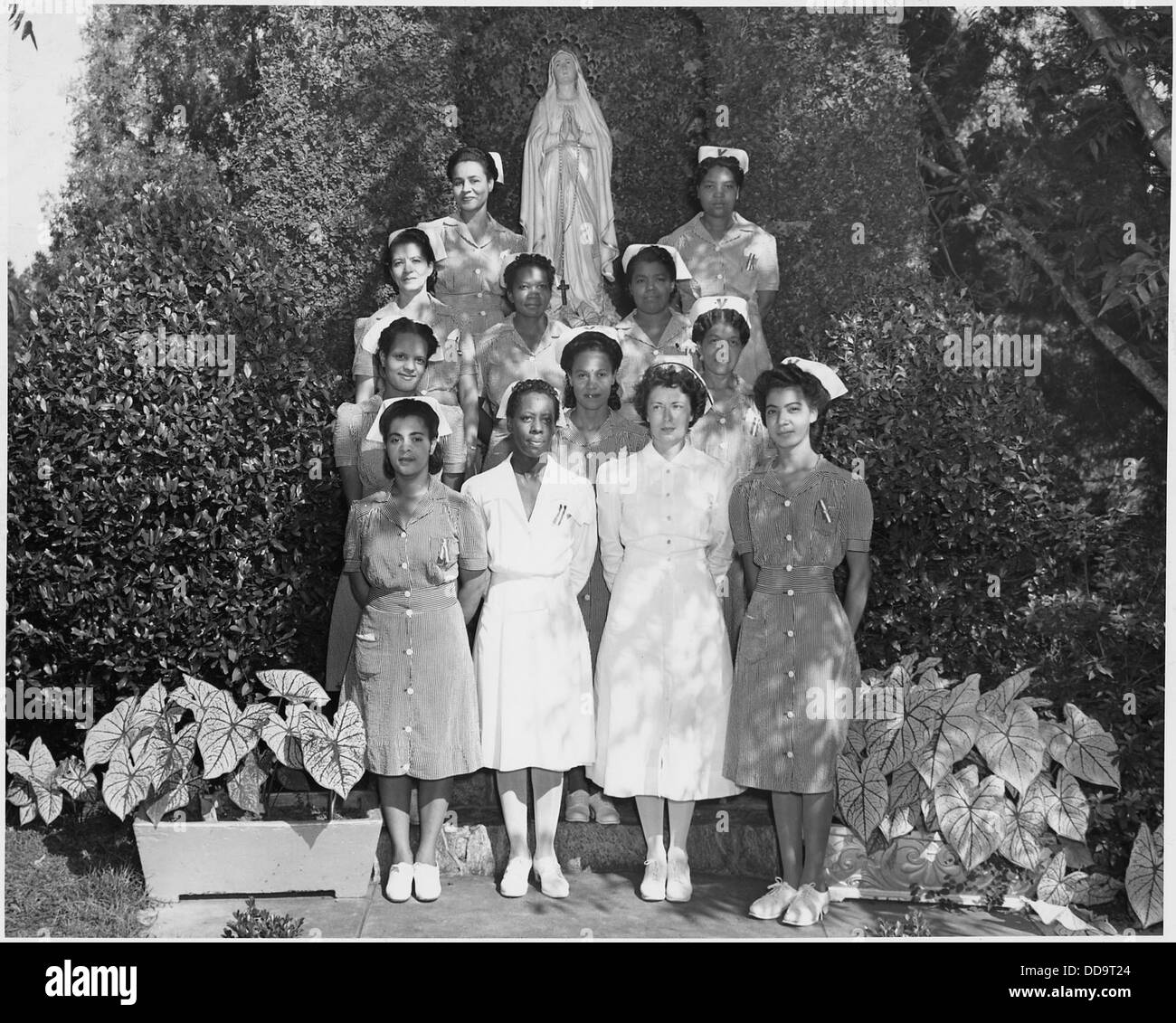 Victory Nurses Aides presso l'ospedale di Pensacola ha svolto un ruolo cruciale nell'assistenza sanitaria durante il loro tempo, contribuendo alla forza lavoro medica e all'assistenza ai pazienti presso la struttura. Foto Stock