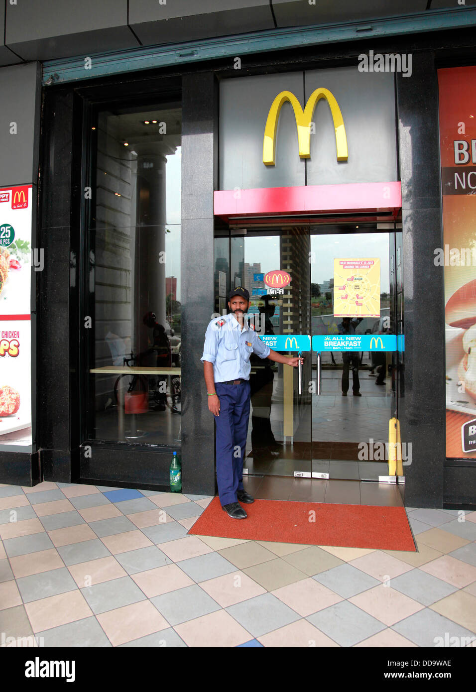 Ristorante MacDonald's a Connaught Place,,Nuova Delhi, India Foto Stock