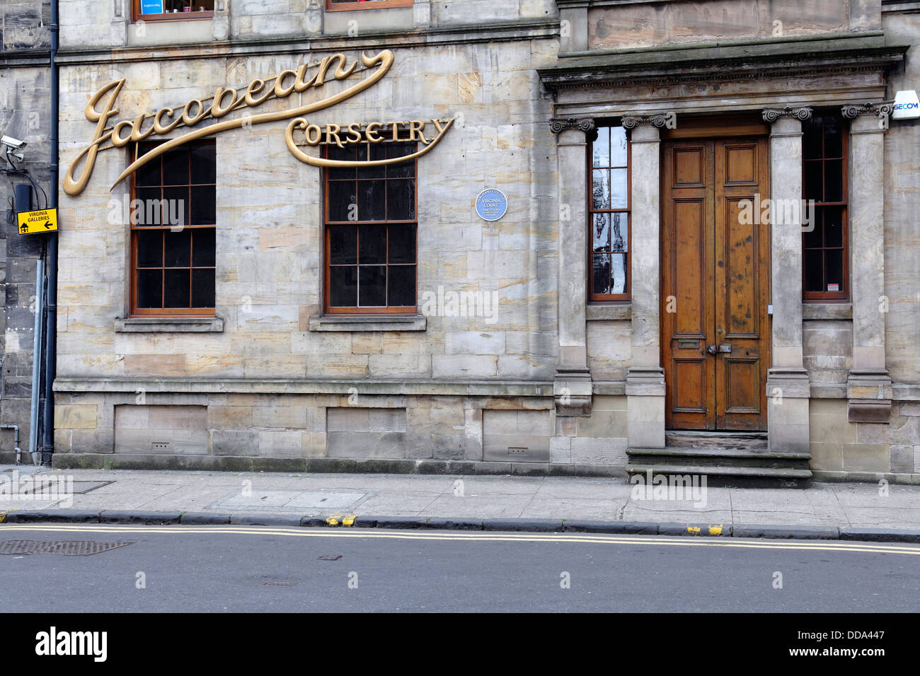 Jacobean Corsetty segno in Glasgow's Merchant City, Virginia Street, Scozia, Regno Unito Foto Stock