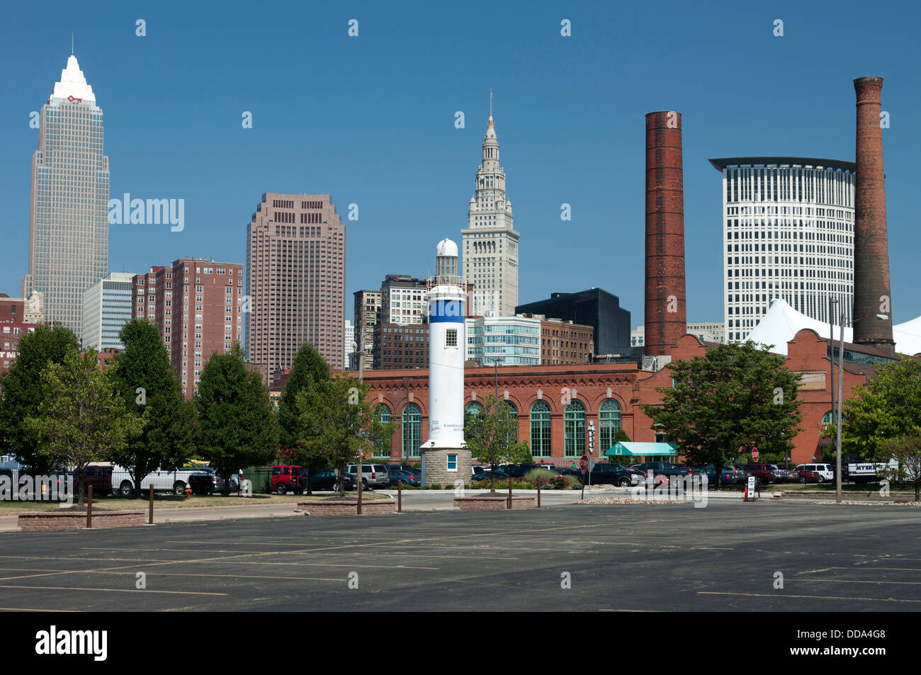 Faro potente pub cappelli skyline del centro di Cleveland OHIO USA Foto Stock