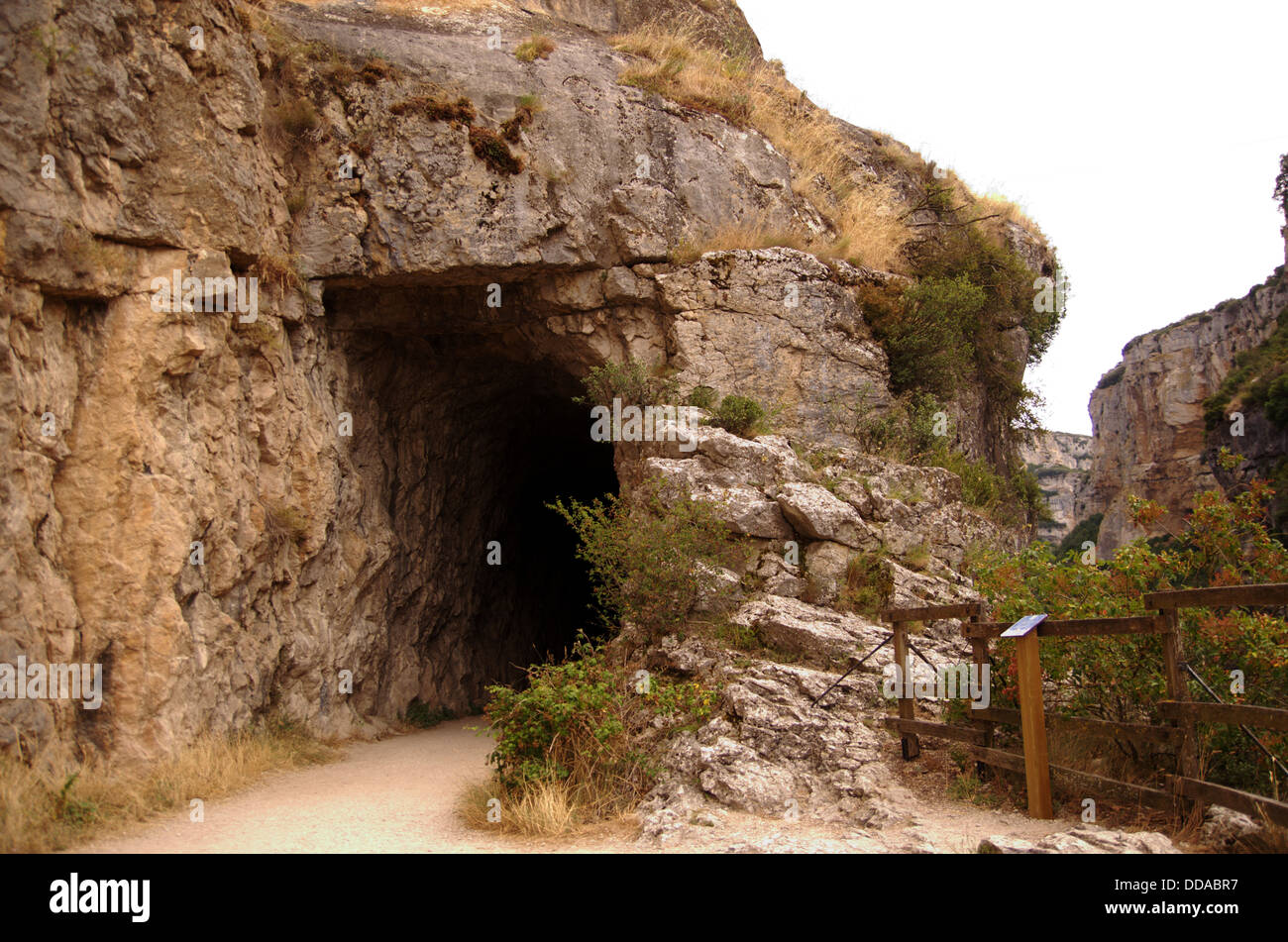 Il vecchio treno tunnel per immettere la Foz de Lumbier. Foto Stock