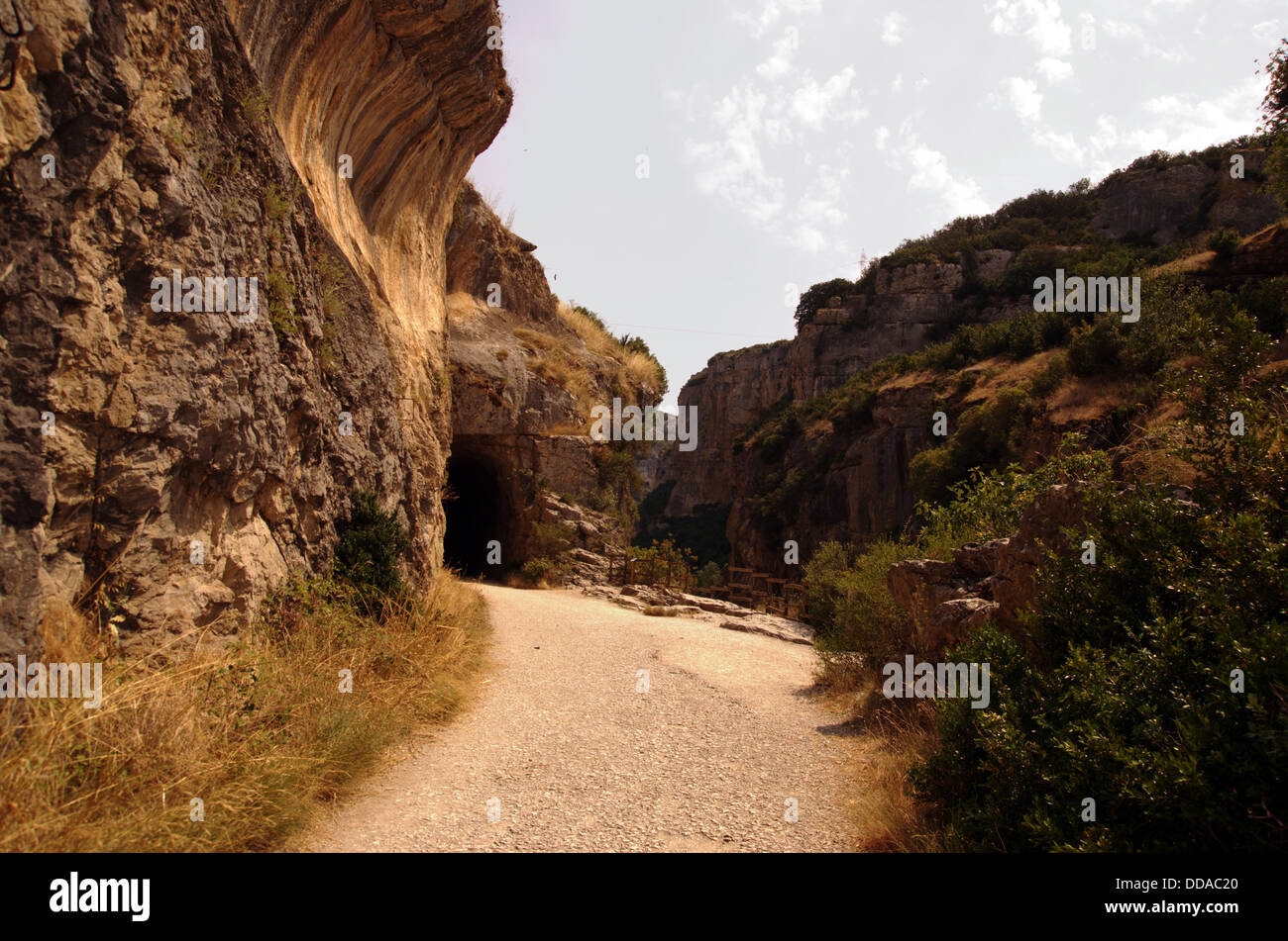 Il vecchio treno tunnel per immettere la Foz de Lumbier. Foto Stock
