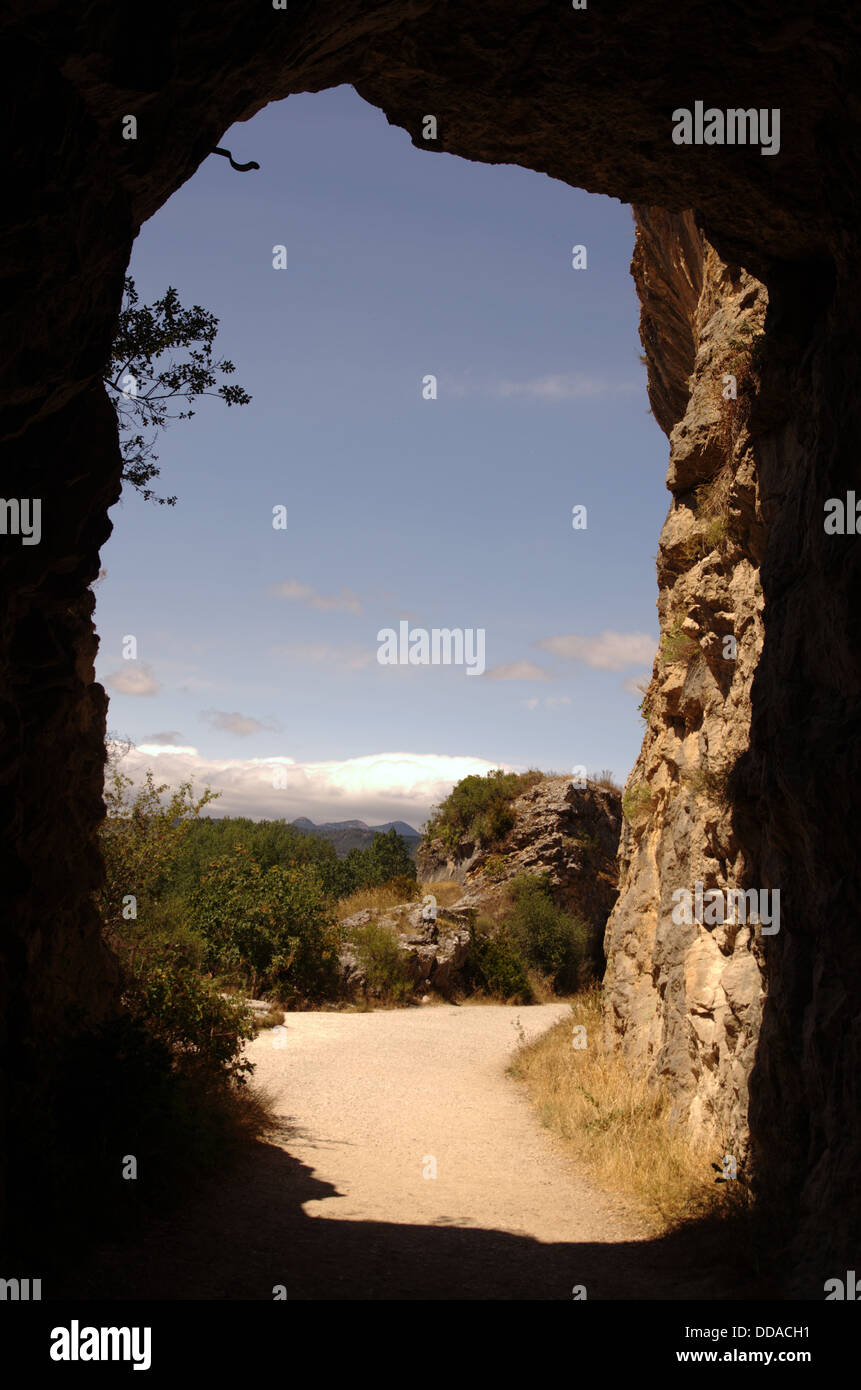 Il vecchio treno tunnel per immettere la Foz de Lumbier. Foto Stock
