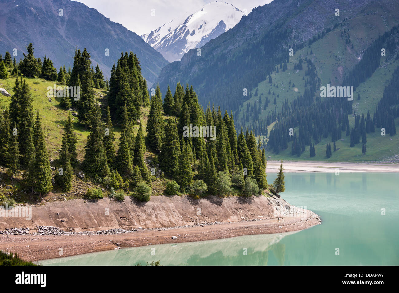 Il paesaggio del lago di montagna Asia centrale ad Almaty Foto Stock