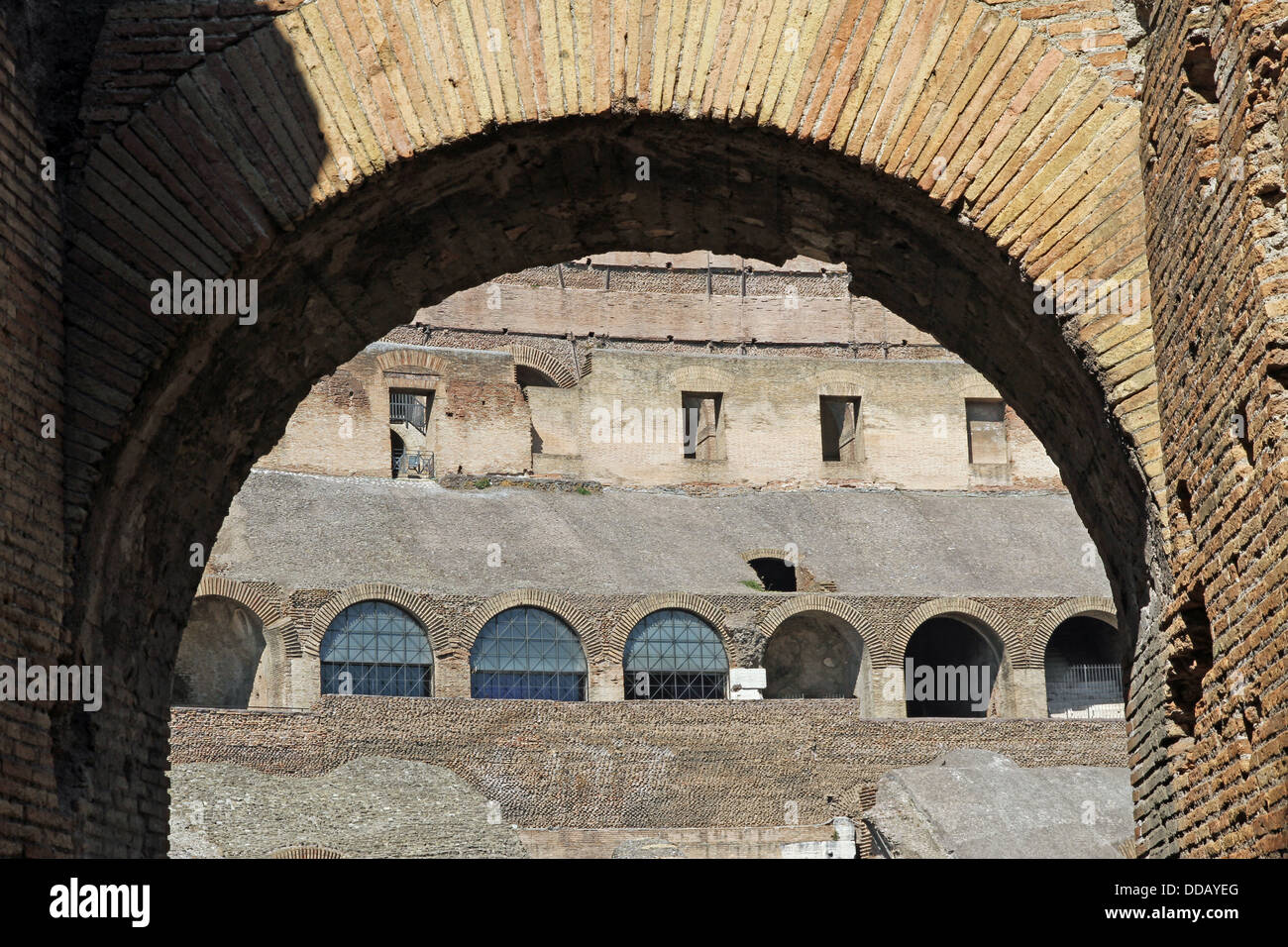 Dettaglio di un antico Arco del Colosseo a Roma Italia Foto Stock