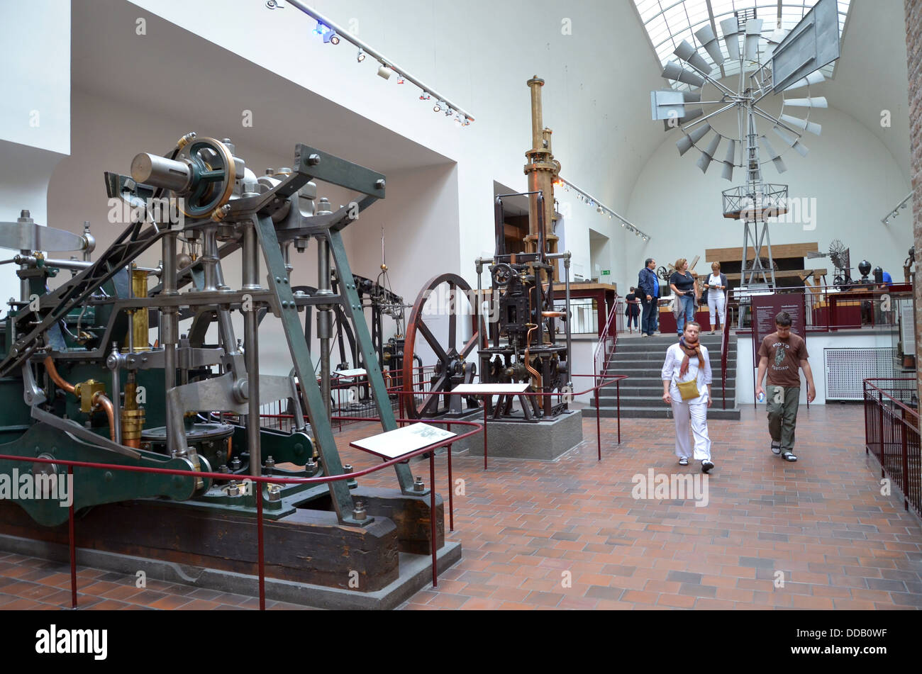 Deutsches Museum - Museo tedesco dei capolavori della scienza e della tecnologia)) a Monaco è il più grande museo mondiale della scienza e della tecnologia Foto Stock