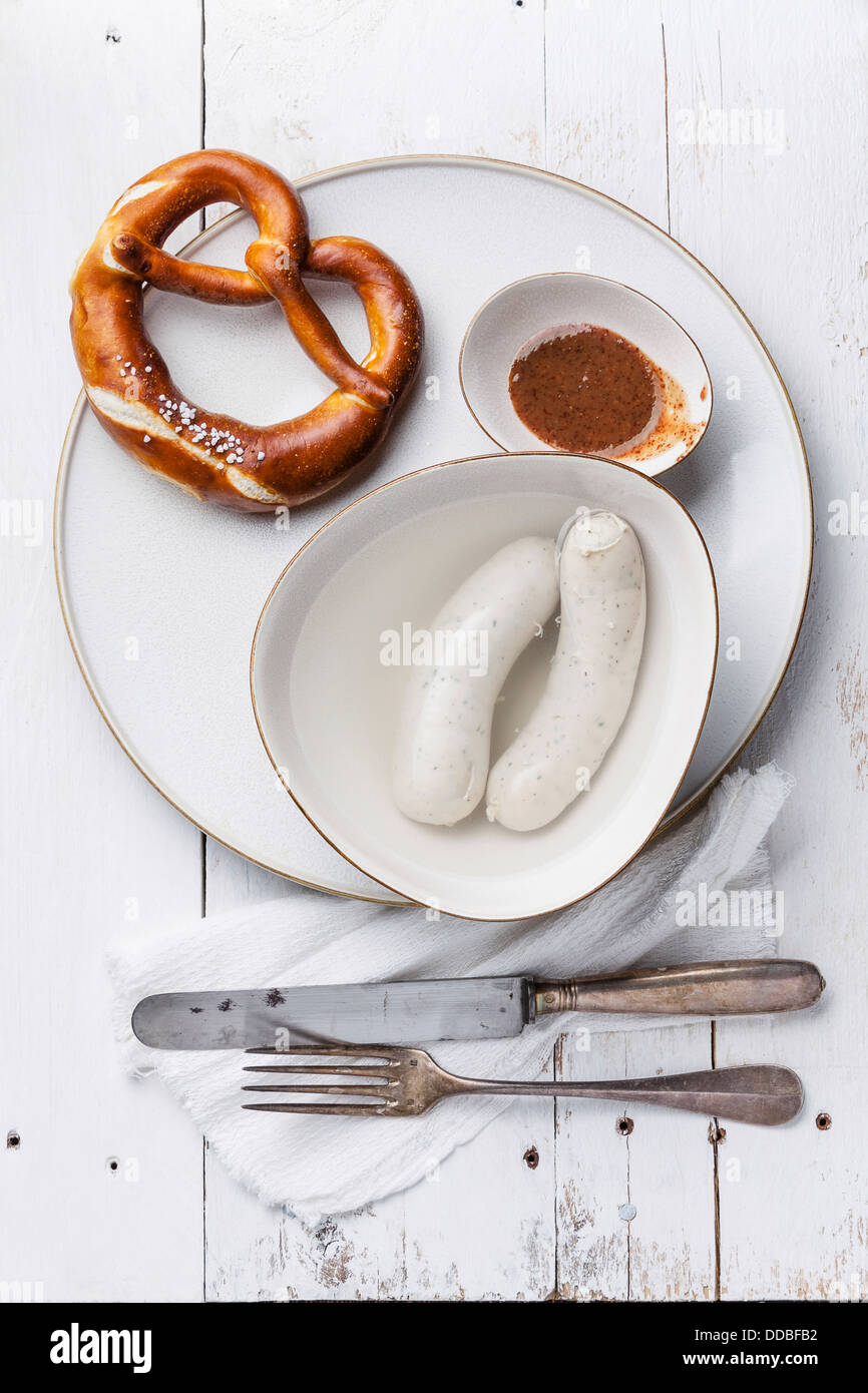 Snack bavarese con weisswurst salsicce bianche Foto Stock