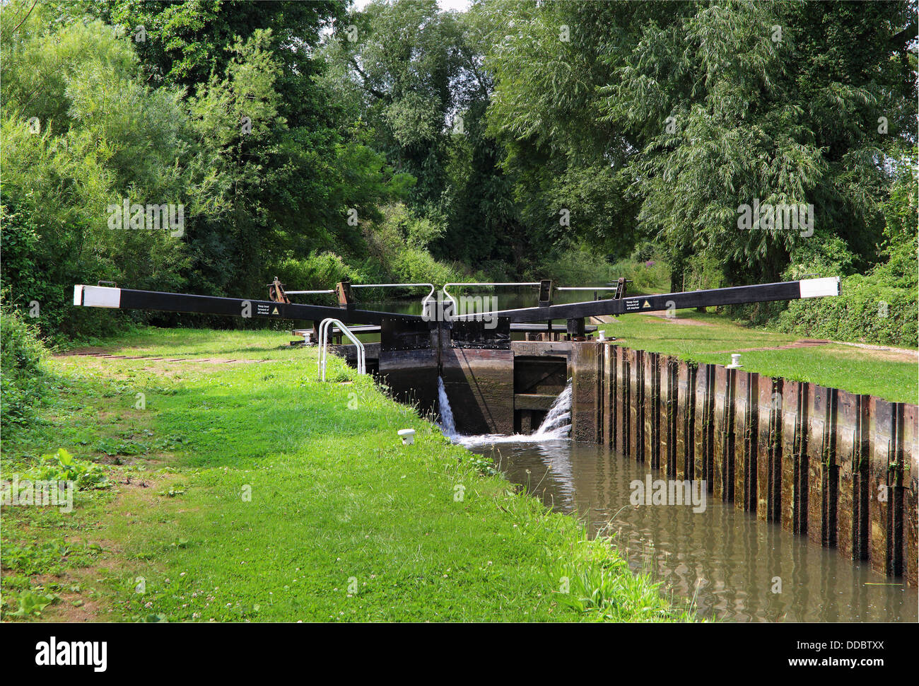 Blocco sul Kennet and Avon Canal nel West Berkshire Foto Stock