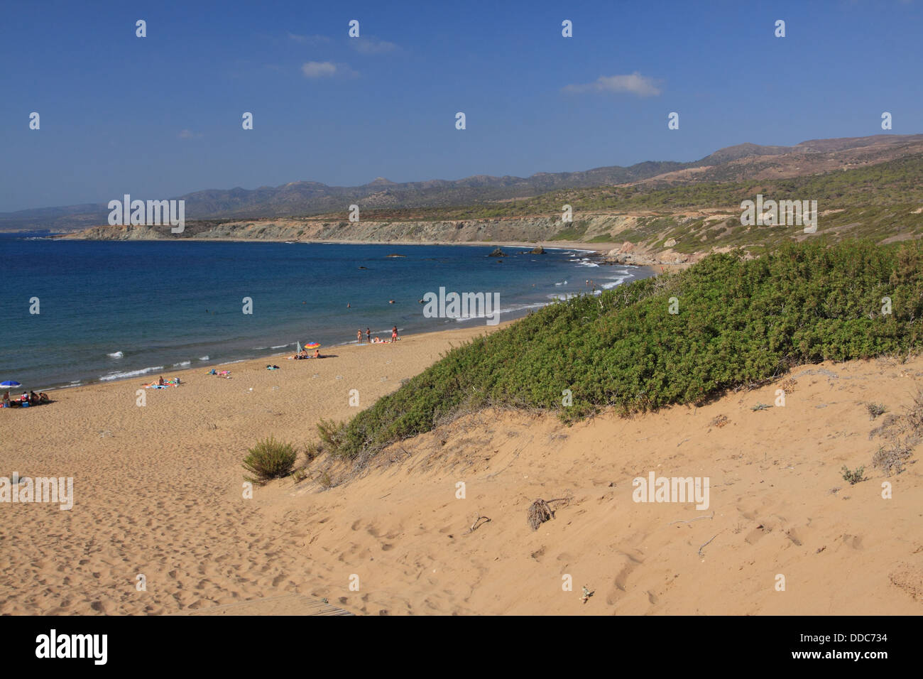 Lara Bay beach, metà estate vista sulla penisola di Akamas, Cipro Foto Stock