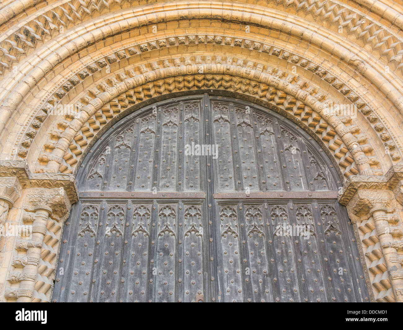 Muratura scolpito dettaglio dall'ingresso principale alla Cattedrale di Lincoln Foto Stock