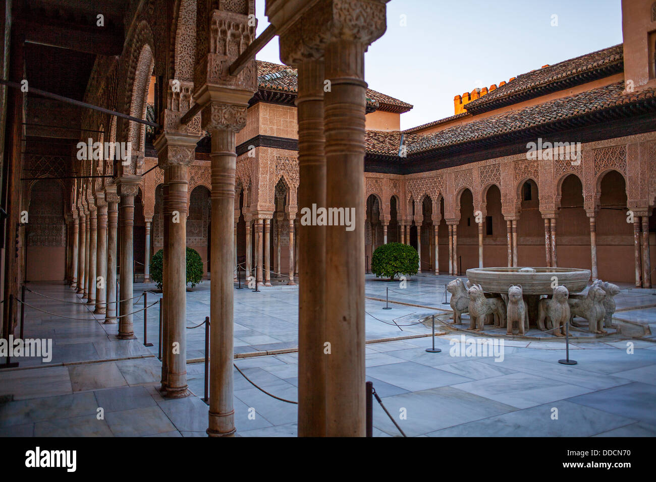 Cortile dei leoni. Palazzo dei leoni. Palazzi Nazaries .Alhambra di Granada. Andalusia, Spagna Foto Stock