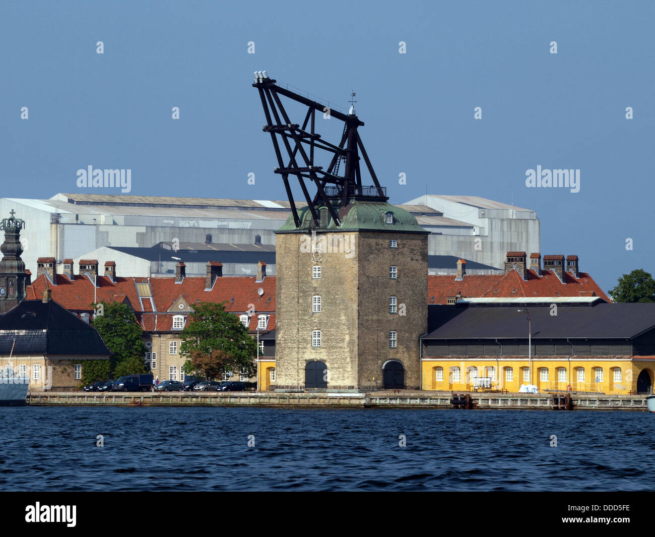 1742 costruzione di gru, utilizzato per il montaggio di alberi di grandi navi a vela. Copenhagen, Danimarca, Mastekranen, Holmen. Copenaghen, Danimarca Foto Stock