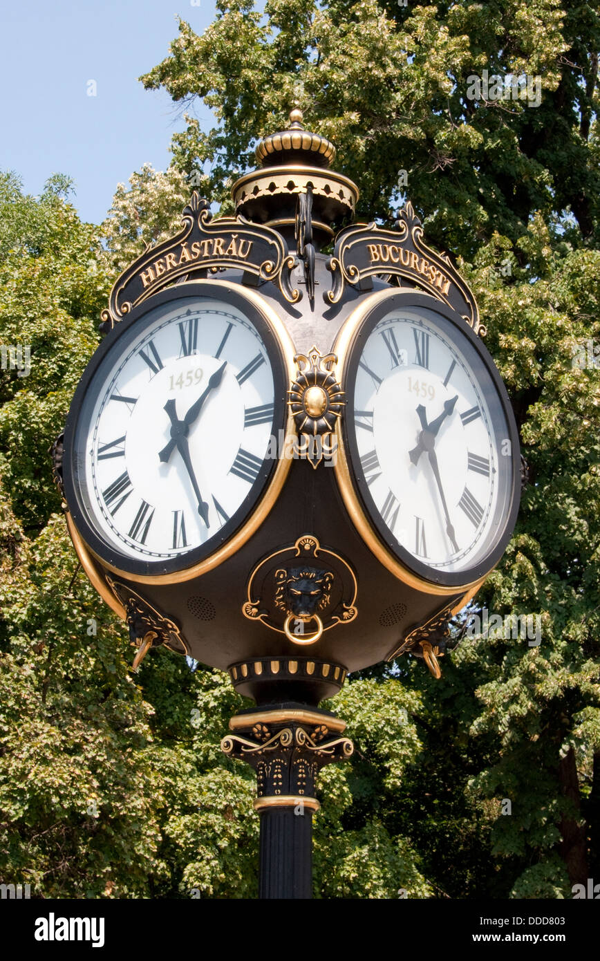 Orologio attraente nel Parco Herastrau Foto Stock
