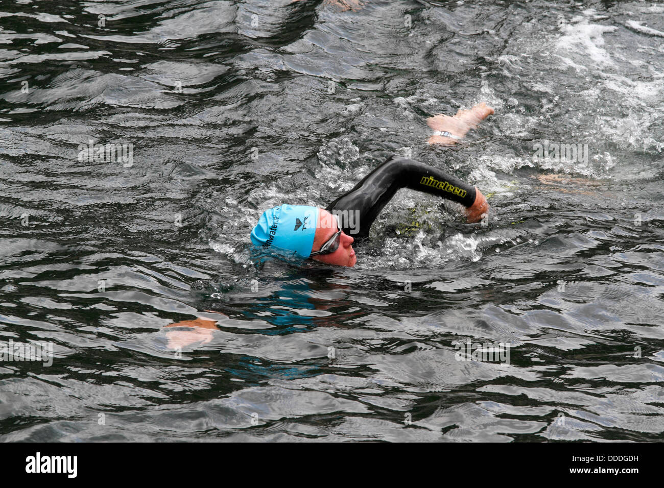 Copenaghen, Danimarca. 31st ago 2013. 2.400 nuotate intorno all'edificio del Parlamento, al castello o al Palazzo di Christiansborg nel centro di Copenhagen, nel 2000 m più grande concorso annuale di acqua aperta in Danimarca, Al Bagno di Copenhagen, organizzato dalla Federazione danese di nuoto e dal giornale Politiken. Credito: Niels Quist/Alamy Live News Foto Stock