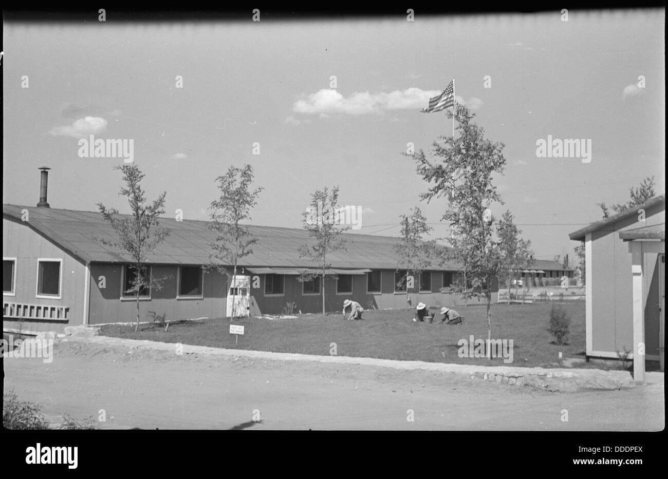 Granada Relocation Center, amache, Colorado. Una vista dell'edificio amministrativo guardando verso . . . 537272 Foto Stock