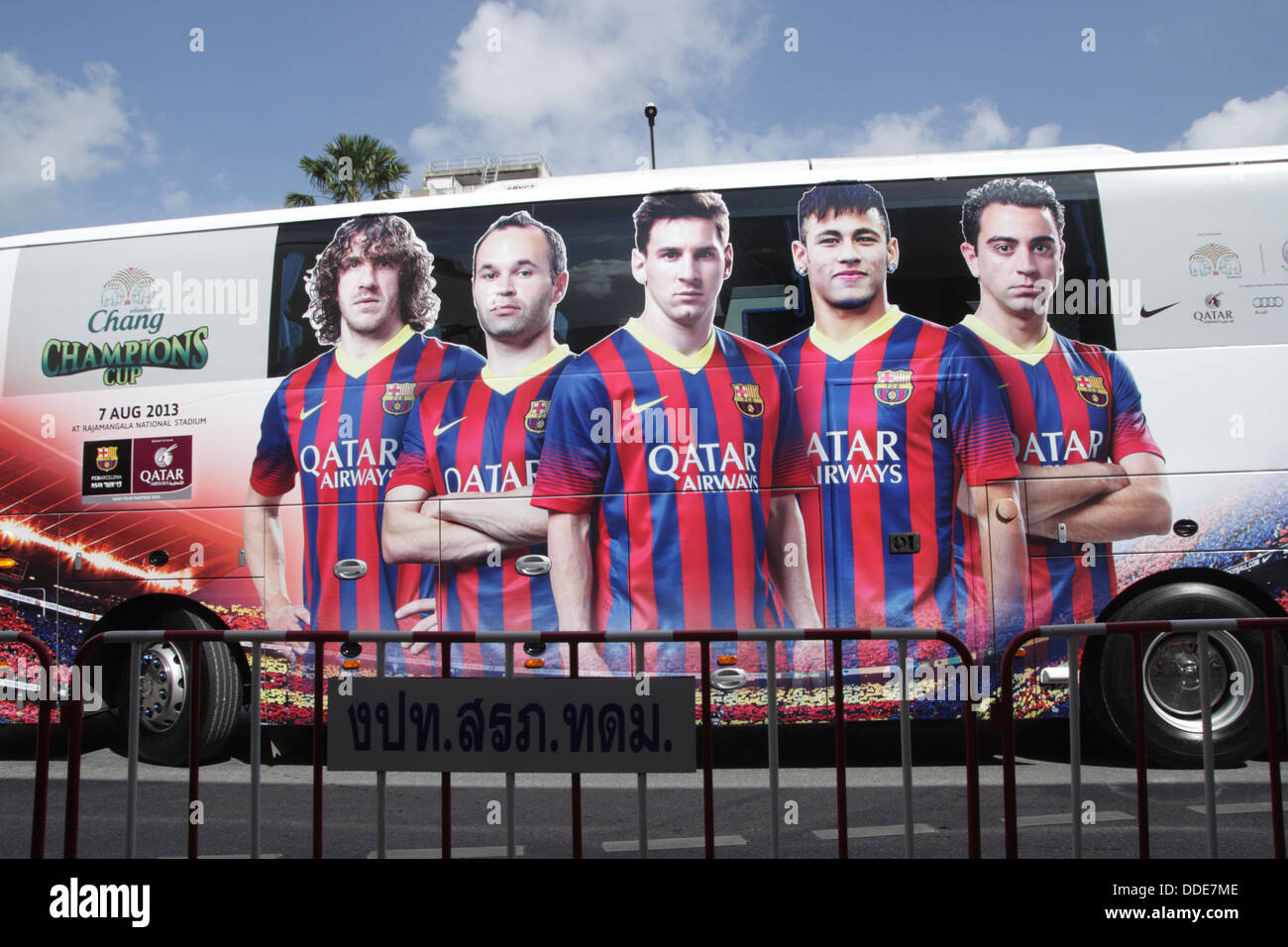 Barcelona football team banner pubblicitario sul bus Foto Stock