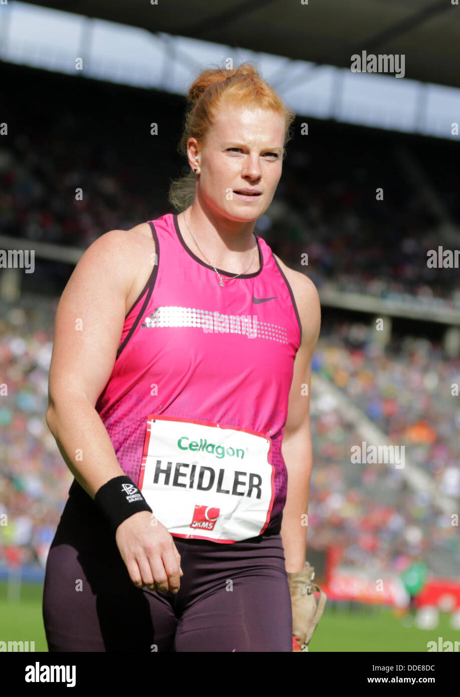 La Germania Betty Heidler reagisce durante il lancio del martello la concorrenza del internazionale di atletica leggera ISTAF incontro a Olympiastadion di Berlino, Germania, 01 settembre 2013. Foto: MICHAEL KAPPELER Foto Stock