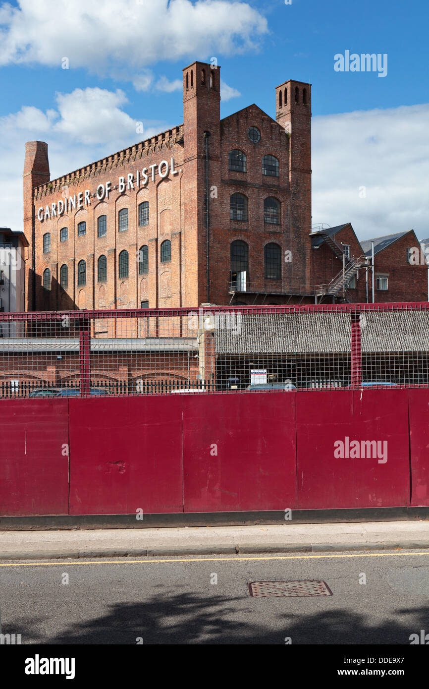 Gardiner's Warehouse in Bristol, a elencati vittoriano edificio industriale in mattone da W. B. Gingell, 1865. Foto Stock