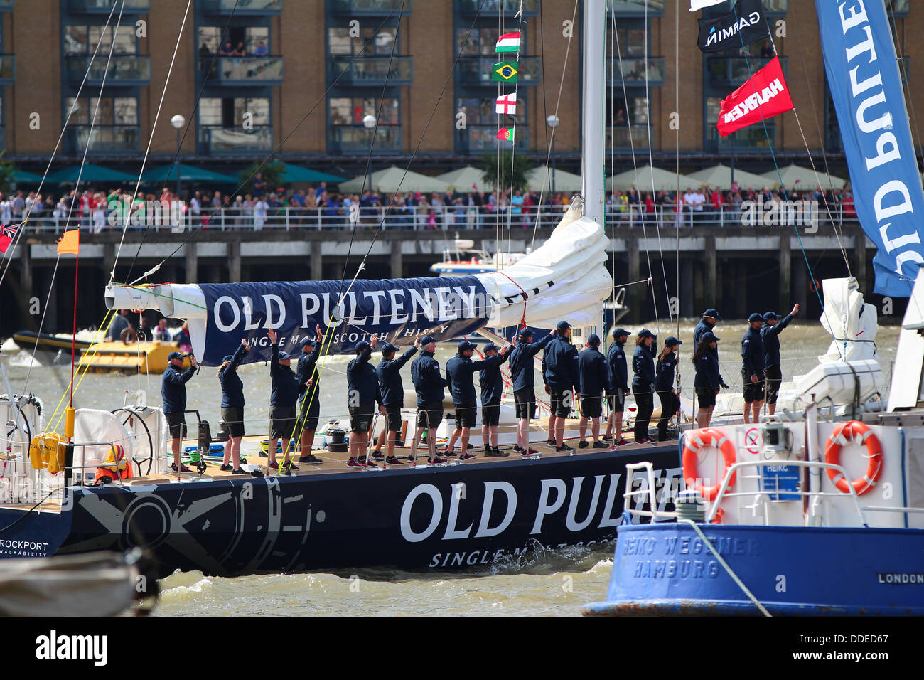 Londra, Regno Unito. 01 Sep, 2013. Londra è a ospitare la data di inizio e fine del 2013-14 edizione di The Clipper il giro del mondo in barca a vela, lasciando la capitale il 1 settembre 2013 e non tornare fino a Luglio 2014 dopo racing 40.000 miglia visitando 14 porte su sei continenti con la più lunga del mondo Ocean race. La manifestazione vedrà il debutto della terza generazione Clipper 70 ocean racing yacht, che era stato lanciato quest'anno a St Katharine Docks. Credito: Ashok Saxena/Alamy Live News Foto Stock