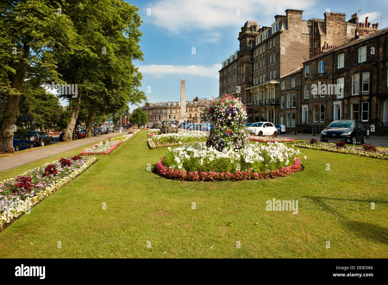 Harrogate Town Center, guardando verso nord dal West Park St Foto Stock